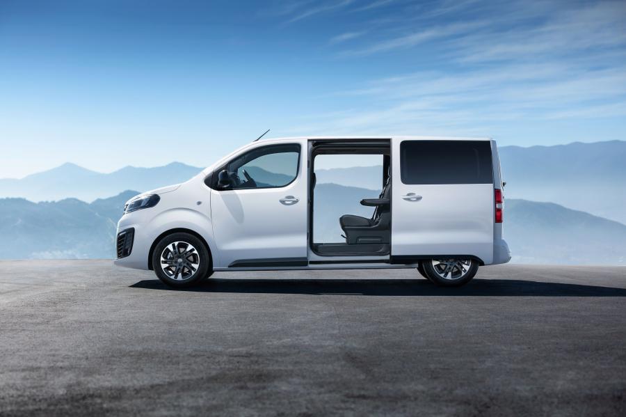  Opel Zafira Life Medium 2019 года  (фото 6 из 18)